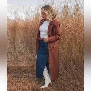 Elegant Dark Denim Skirt